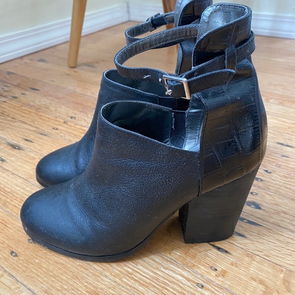 Grey City Leather Cut Out Ankle Booties - Picture 2 of 5